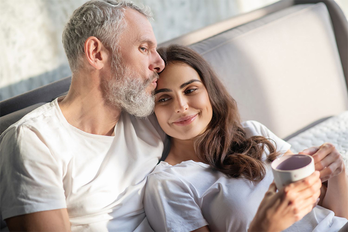 what do sugar babies have to do, what can a sugar baby offer, companionship and emotional support